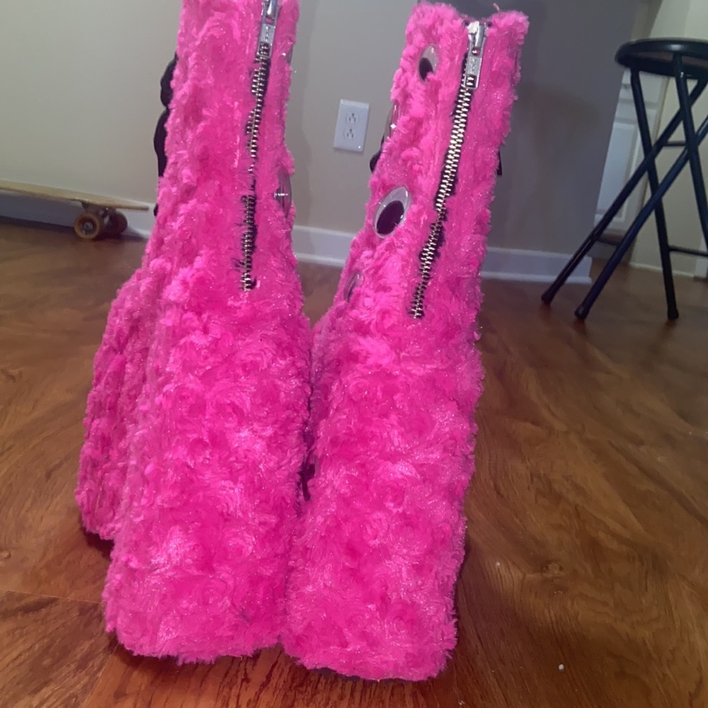 7” Demonia Fuxzy Hot Pink platforms - Picture 8 of 9